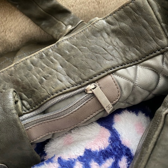 🛑🛑Reduced 🛑🛑Le Marais  Distressed Chanel Tote - Picture 6 of 16